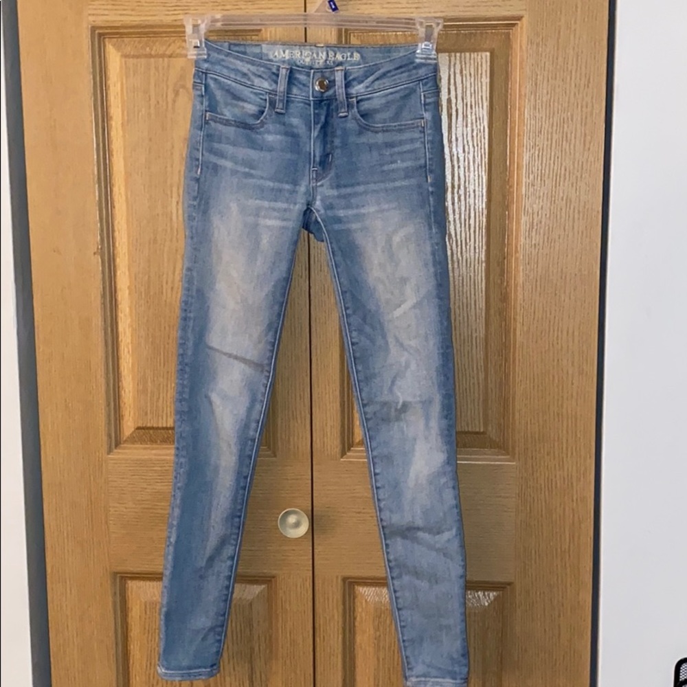 American Eagle Lightwash Skinny Jeans